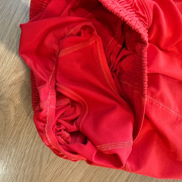 Lululemon Hotty Hot 2.5 inch High Rise - Picture 4 of 4